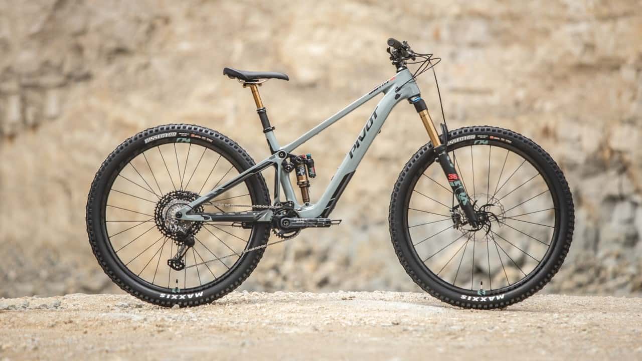 All new Pivot Shuttle SL barely looks like an eBike, weighs as little as 36.25lbs!