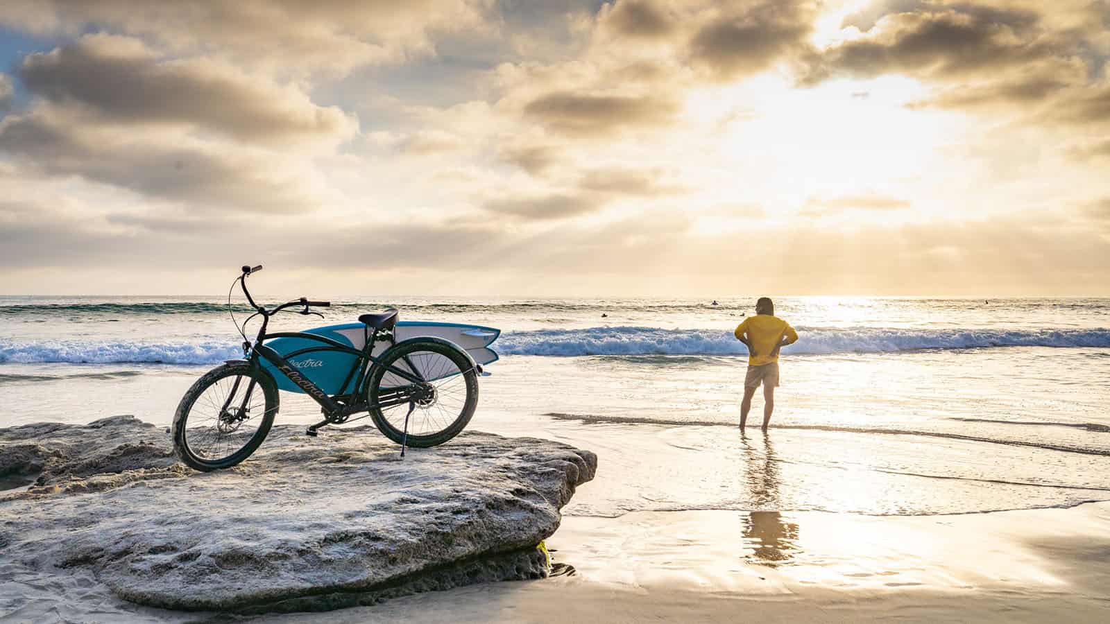 Electra Introduces Artsy Kakau Go! Electric Cruiser Bike Trek’s e-bike subsidiary has artistic city-dwellers and beach-goers in its crosshairs with the new Kakau Go!