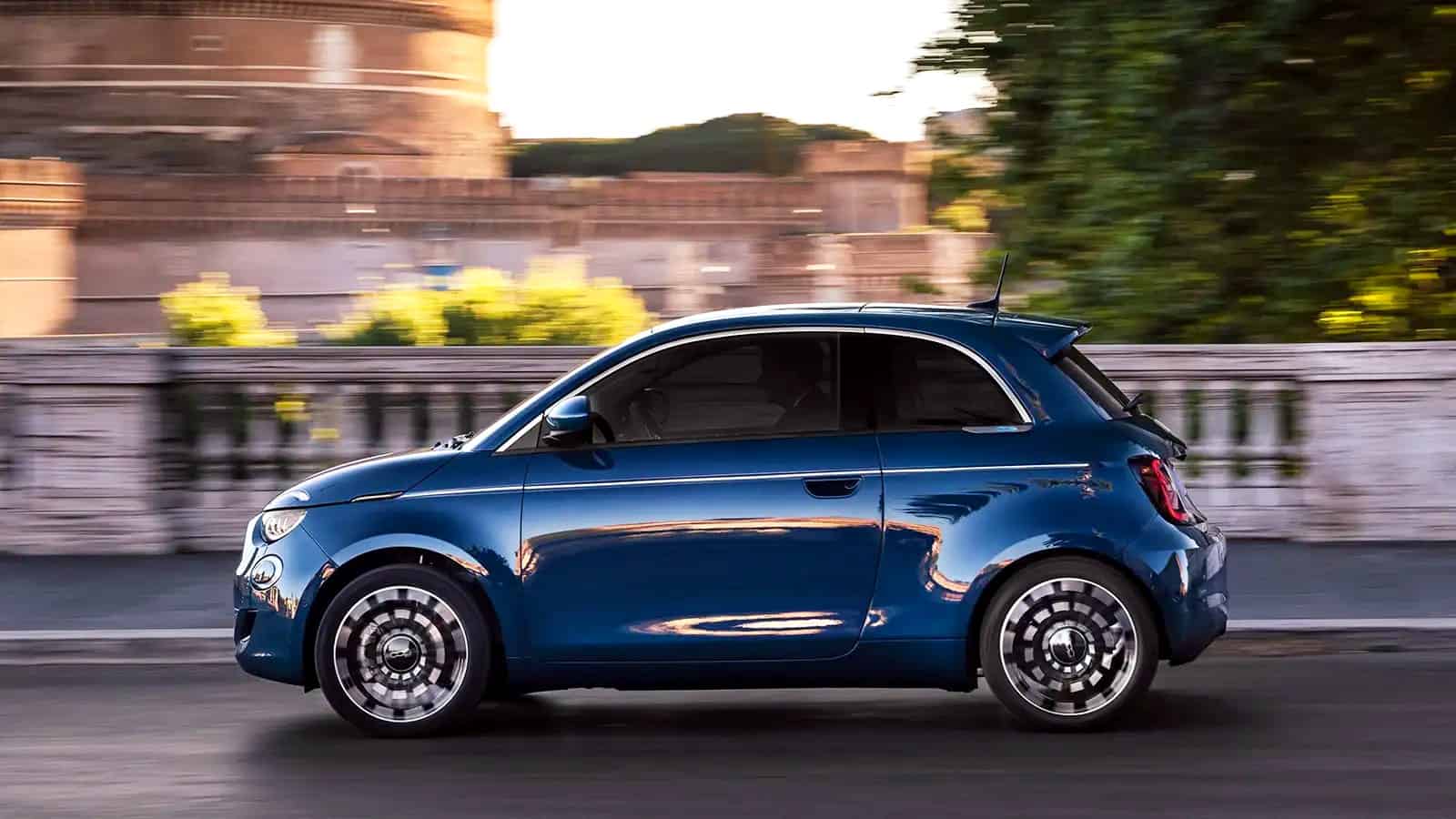 Fiat's Giving the All-Electric 500e One More Try in the U.S. in 2024 The new electric Fiat 500e will arrive in North America in early 2024, after launching in Europe in 2020.