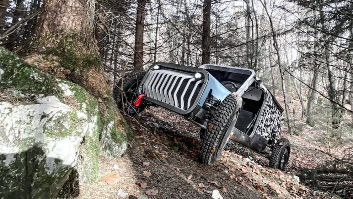 WILLYS CJ LIKE ELECTRIC OFF-ROADER IS MADE FOR QUICK ADVENTURES AND CARGO HAULING TASKS