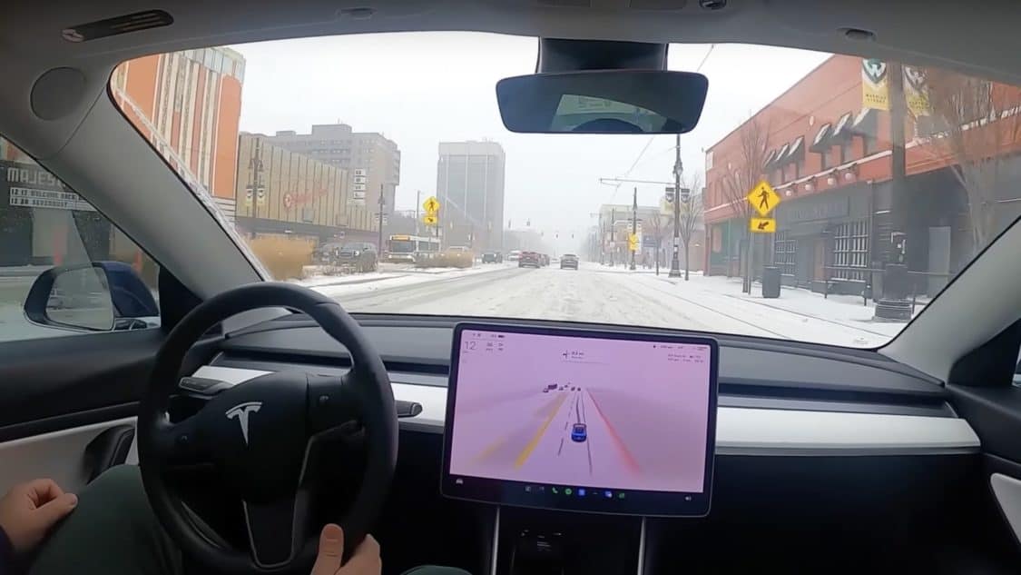 Video Shows Tesla's 'Full Self-Driving' Absolutely Cannot Handle Snow