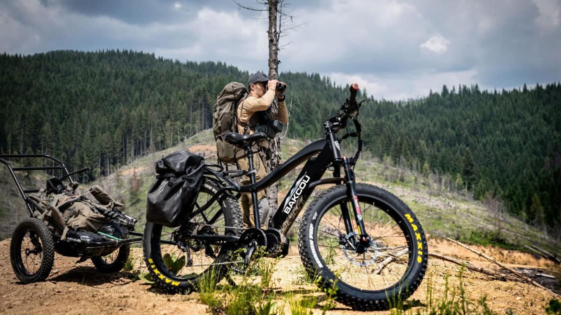 Bakcou Mule e-bike with hunter and cargo