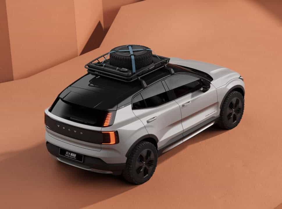 Image of 2024 2025 Volvo Cross Country, passenger rear and side