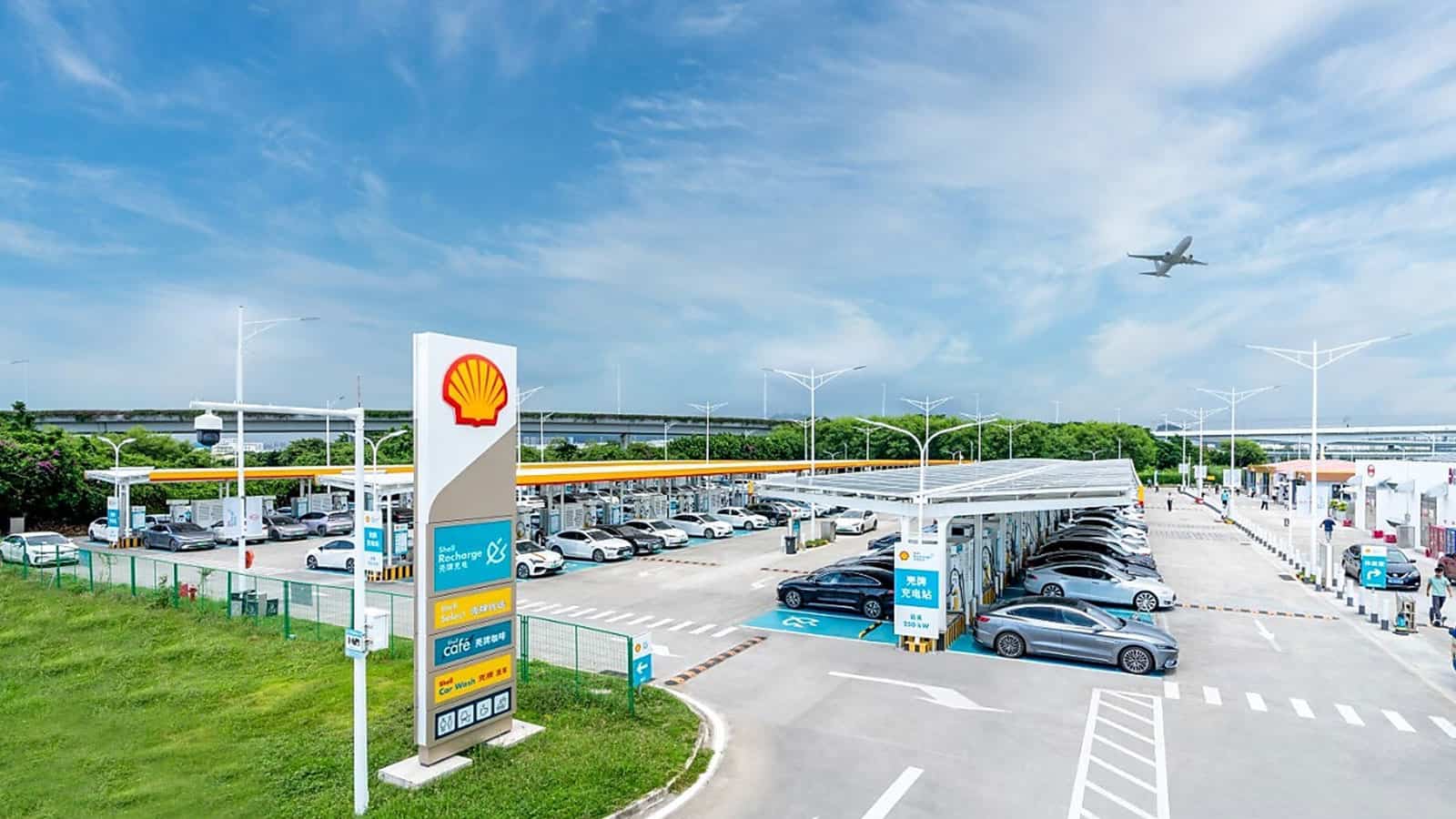 Shanghai Airport Shell BYD Charging station from entry/exit