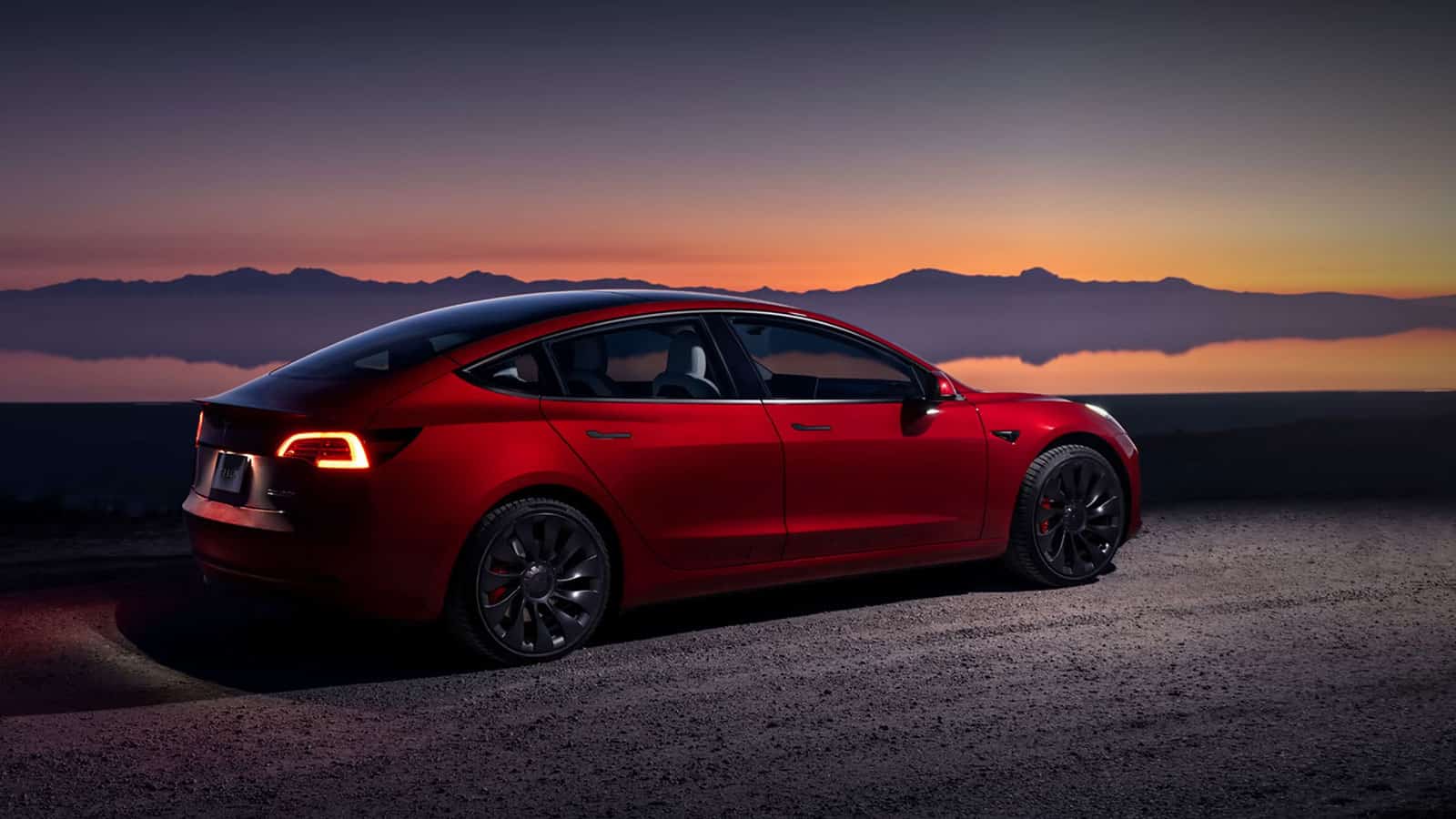 Some Tesla Model 3 sedans Lose $3,750 Tax Credit in January