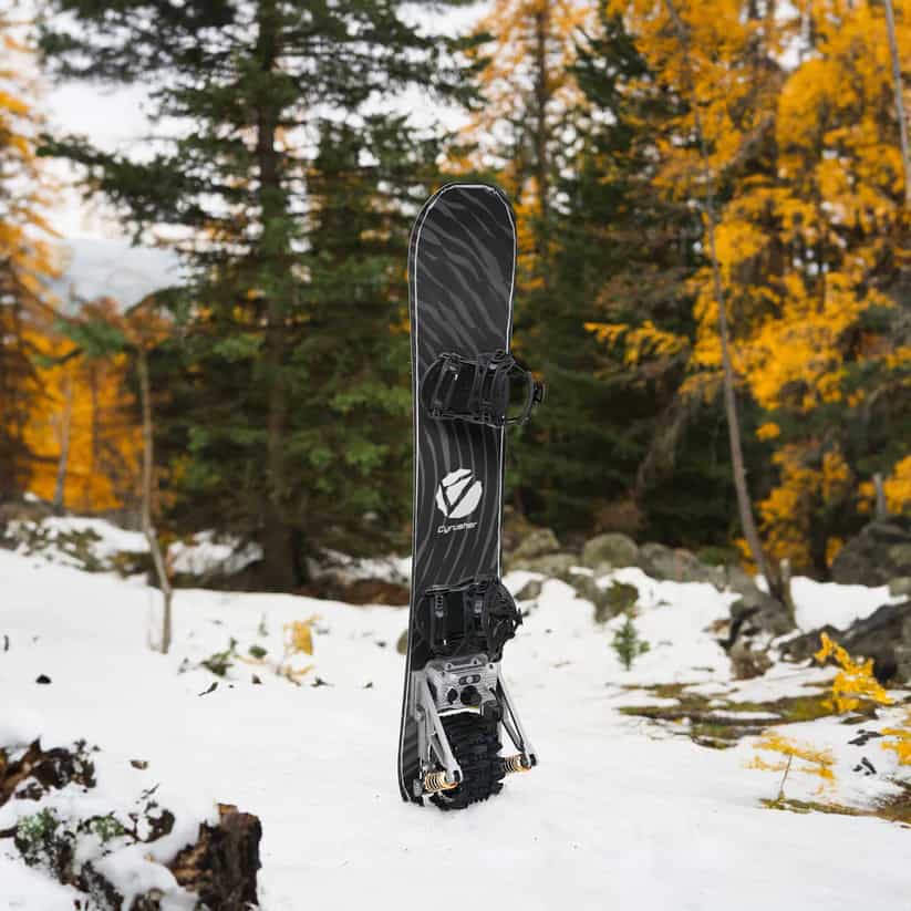 Image showcasing Cyrusher Ripple, the world's first electric snowboard