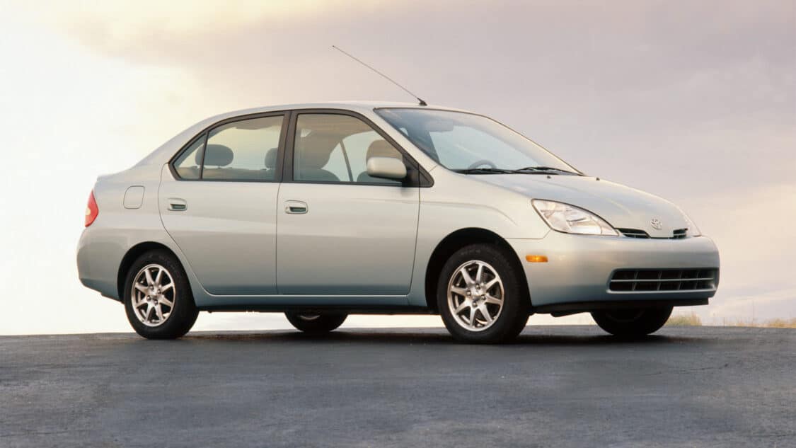 Image showcasing 2001 Toyota Prius hybrid front passenger side profile