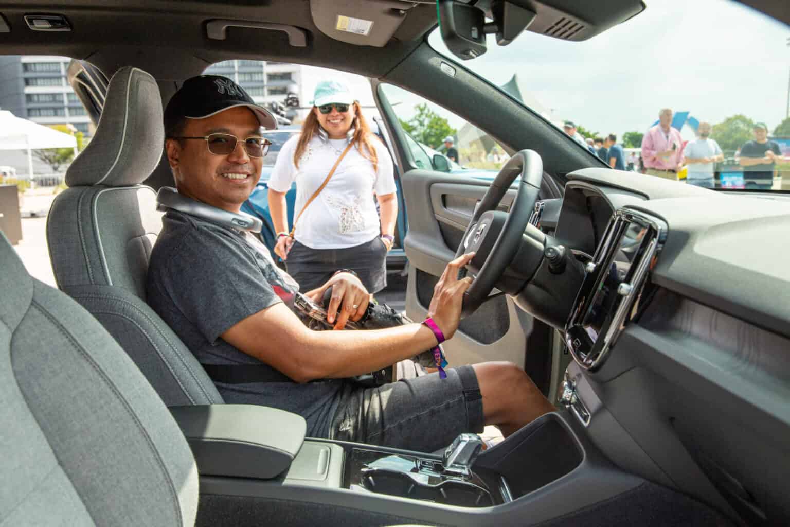 Electric Vehicles Not Selling Fast? The Role of EV Experiences