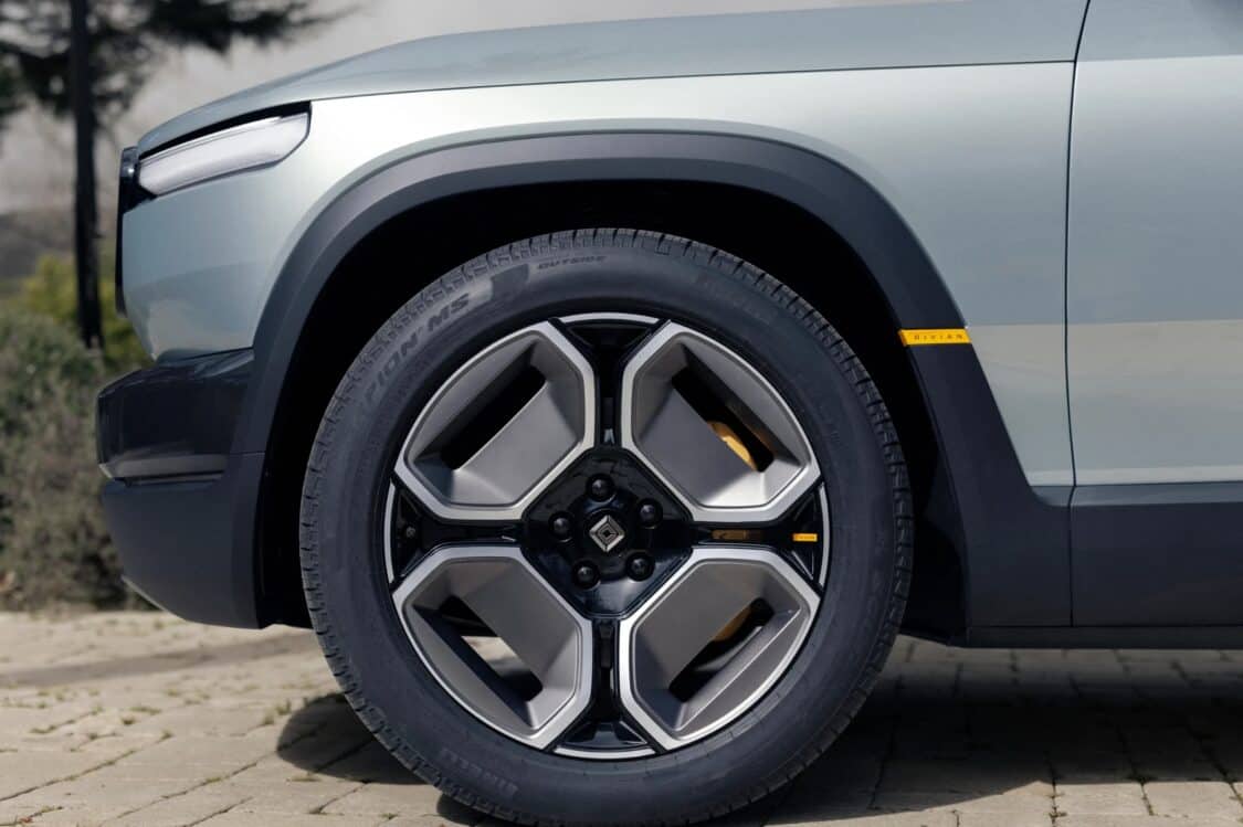 Rivian R3 wheel and tire profile