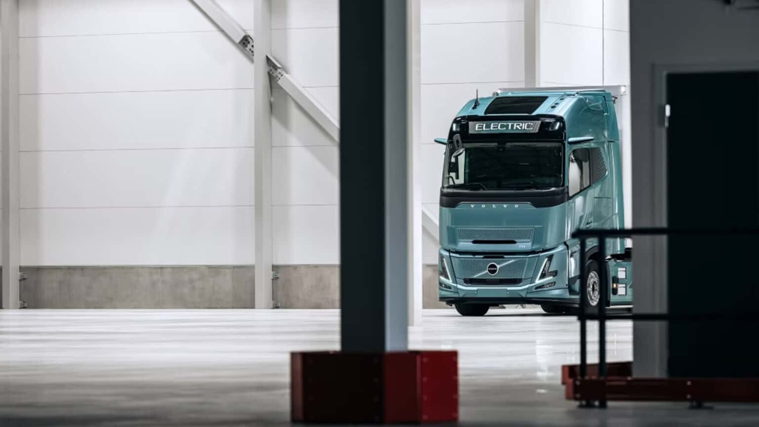 Volvo And Dsv Partner To Accelerate Europe S Green Transition With Electric Trucks