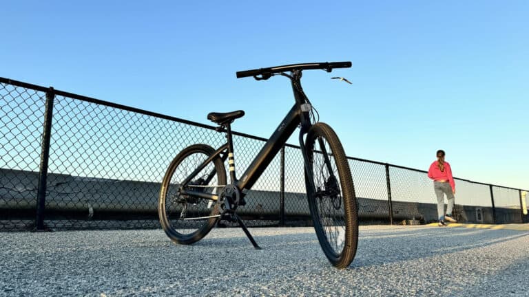 OKAI Announces 2024 E-Bike Lineup - LyteCycle EB60 in black
