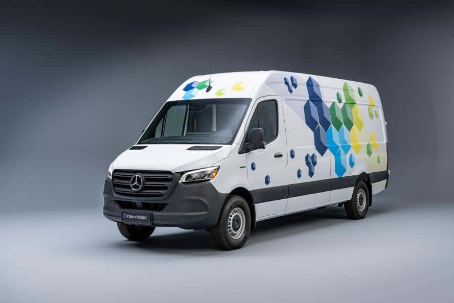 Mercedes-Benz Debuts the All-New eSprinter Their Premier Fully Electric Van