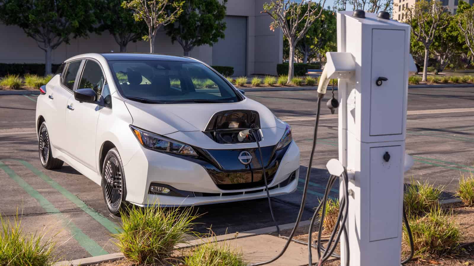 Nissan EV Models Postponed Shift to EV at Mississippi Factory Delayed - 2023 Nissan Leaf charging