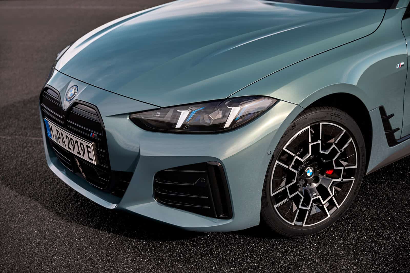 What’s New in the 2025 BMW 4 Series Electric and Hybrid Sedans