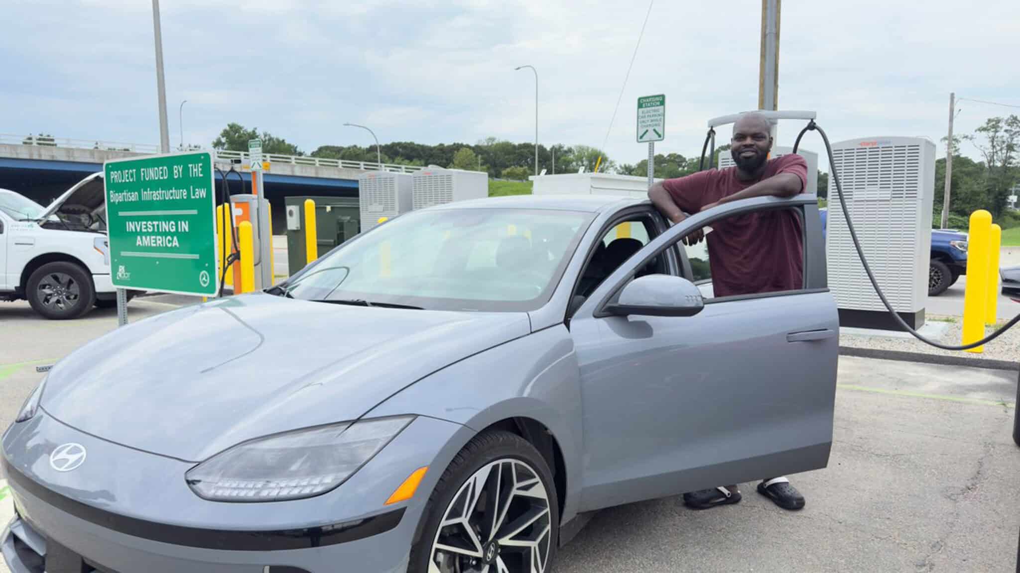 Rhode Island Launches First NEVI Funded ChargePoint EV Charging