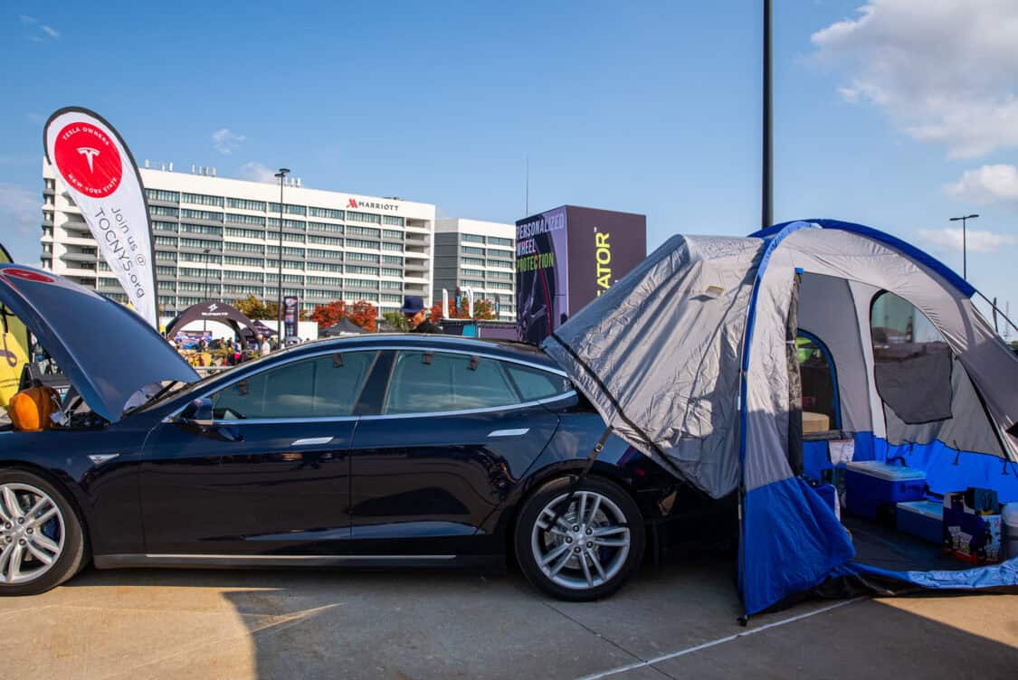 Electrify Showoff awards - Best Outdoor Rec presented by Falken Tires - Kim Manitt 2015 Tesla Model S