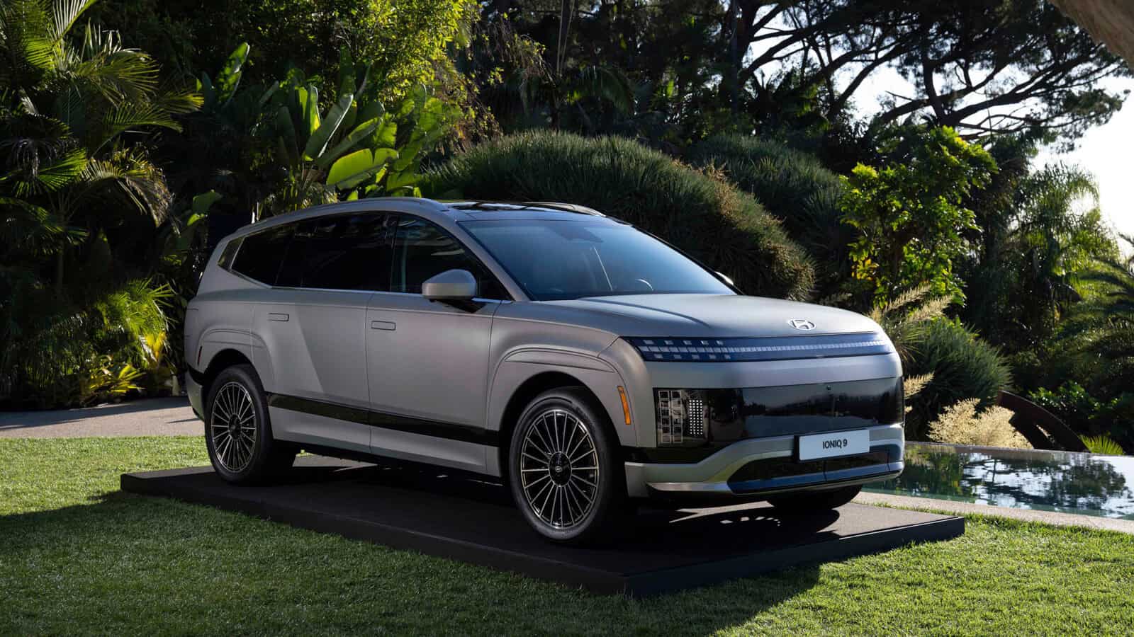 IONIQ 9 3-Row Electric SUV Can Charge in 24 Minutes and Comfortably ...