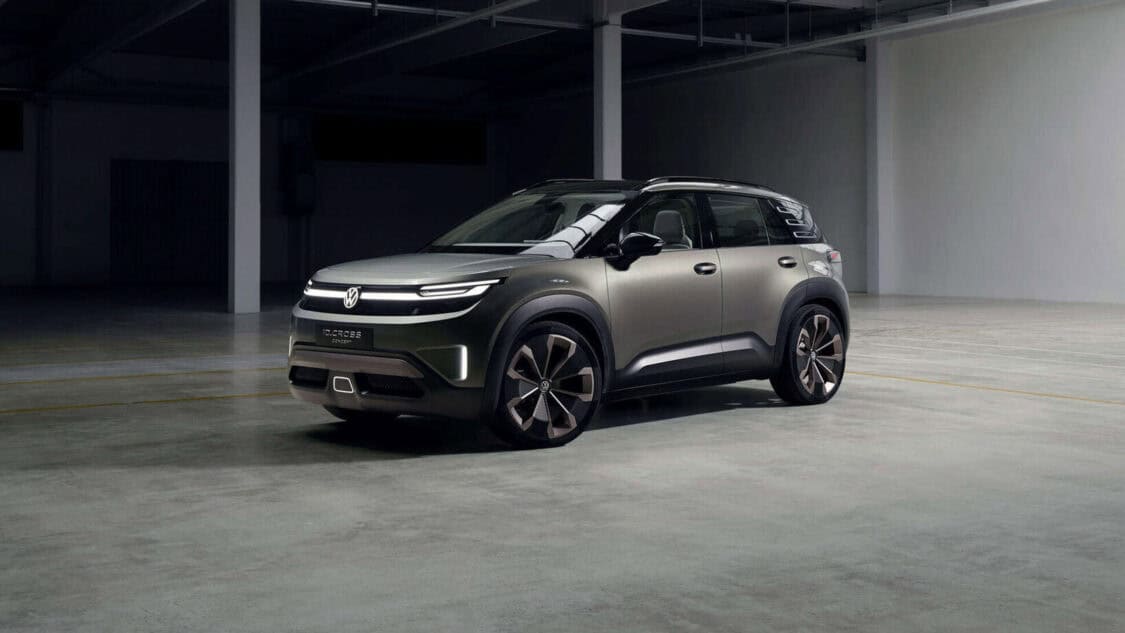 Side-front angle of the Volkswagen ID. CROSS Concept EV with 21-inch Balboa wheels and Urban Jungle finish.