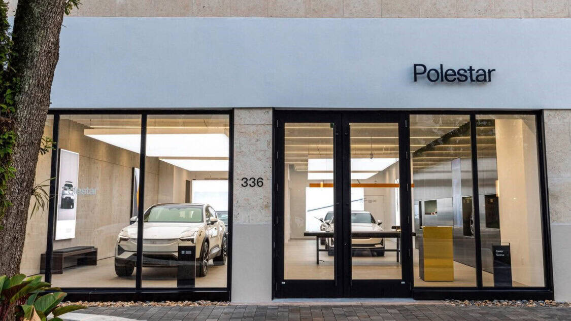 Polestar retail location in Coral Gables with Polestar EVs displayed through large glass windows at 336 Miracle Mile.