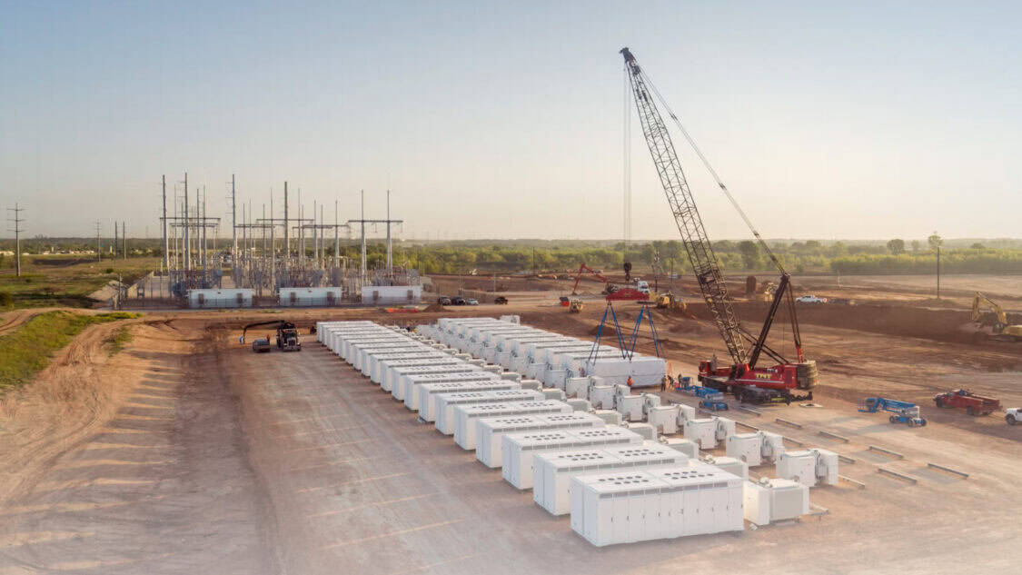 Construction of a large standalone battery energy storage system supporting UK grid stability (Render by Tesla).